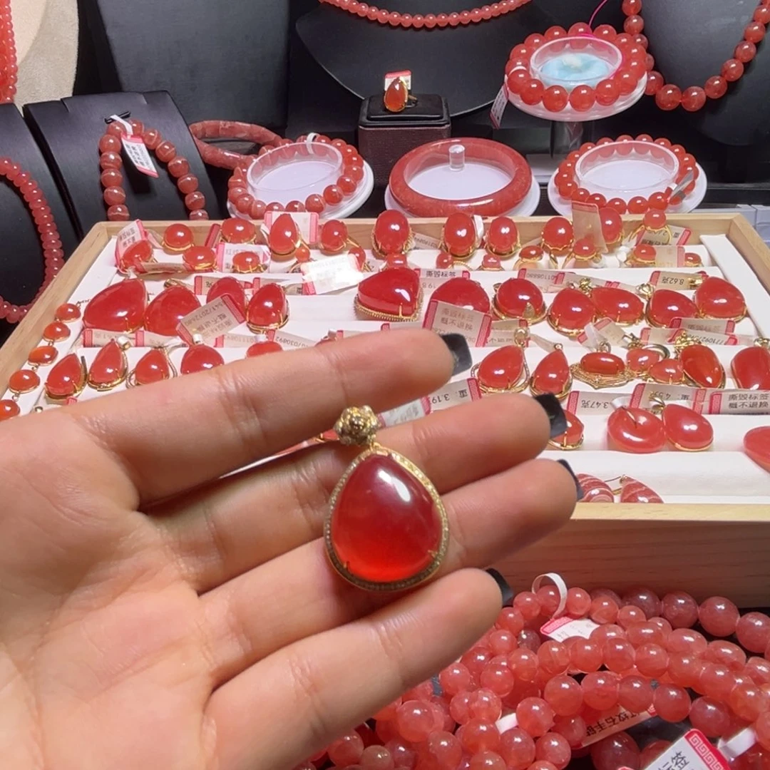 菱锰矿（红纹石）18K金镶嵌颈饰老矿毕业级水滴吊坠9.11g