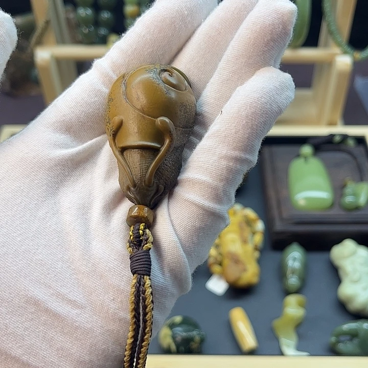 岫岩河磨玉（透闪石质玉）未镶嵌颈饰