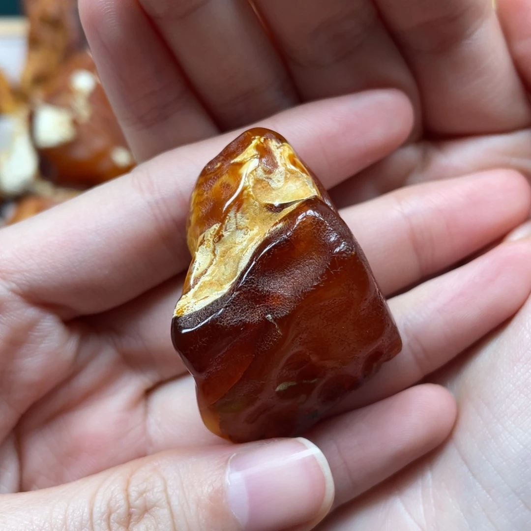 琥珀珠宝奇石未镶嵌