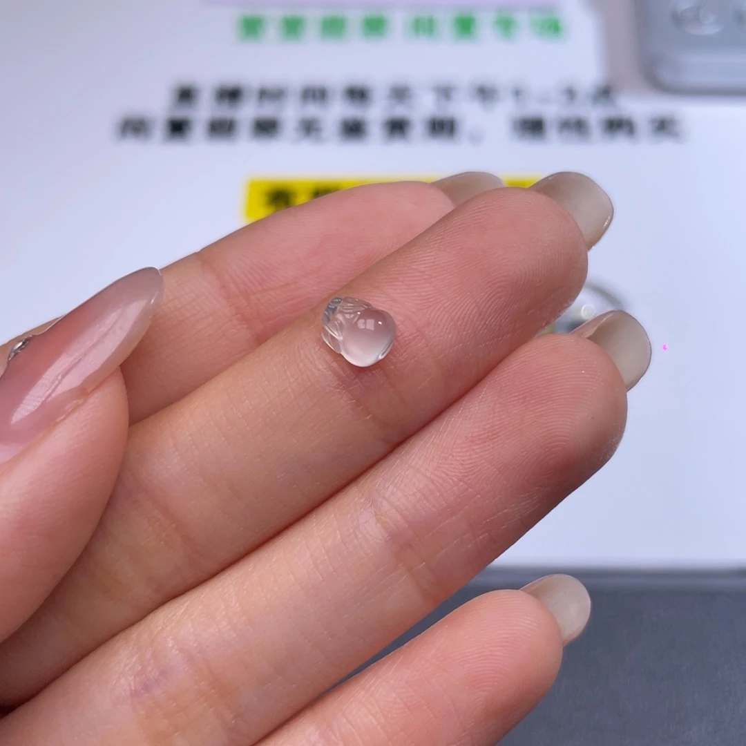 翡翠未镶嵌颈饰白冰金蟾