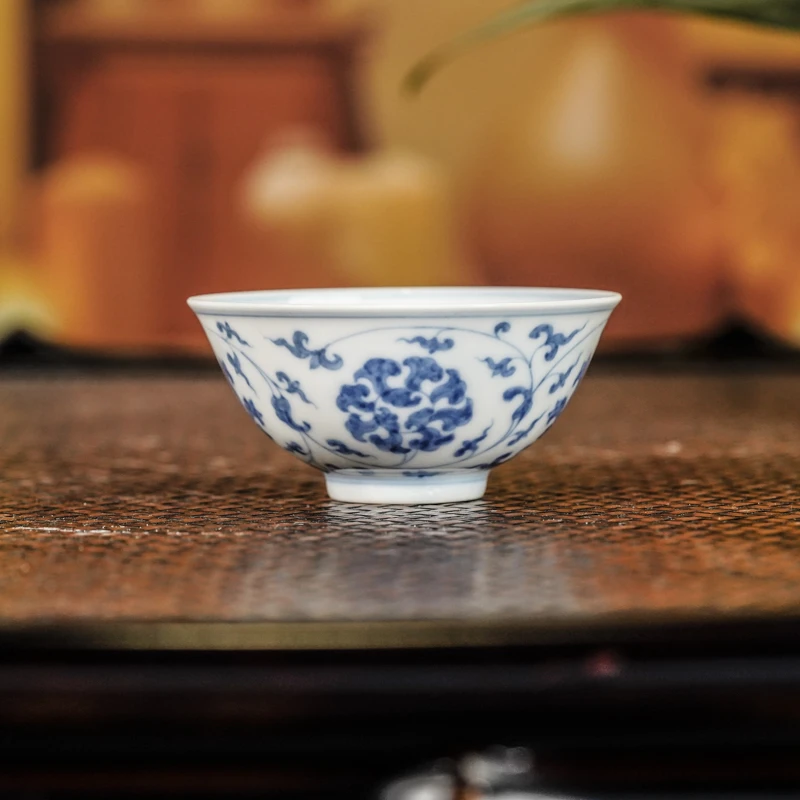 【墨舍名窑】无尘格古青花转枝宝莲纹杯wcgg1