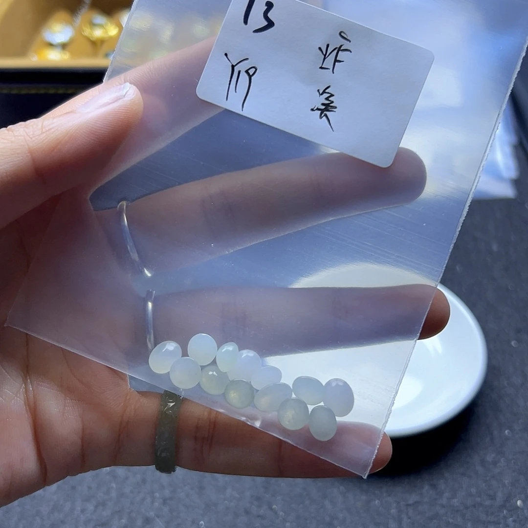 溪***流翡翠散珠翡翠蛋面