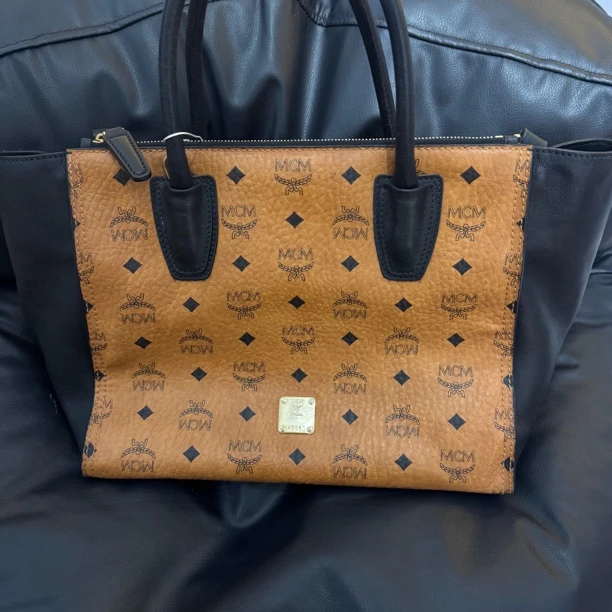 99新 MCM 大麦中古/mcm干邑色拼黑色手提斜挎包/托特