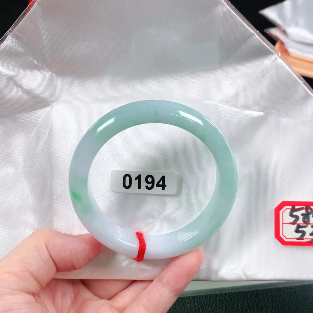 翡翠手镯未镶嵌天然缅甸翡翠手镯A货0194