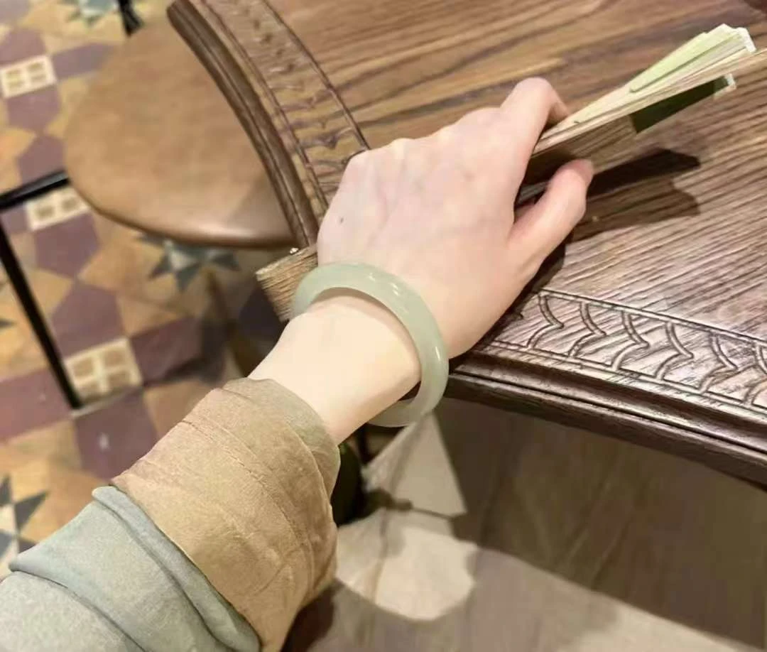 A3晴水女款宽版正圈简约气质百搭