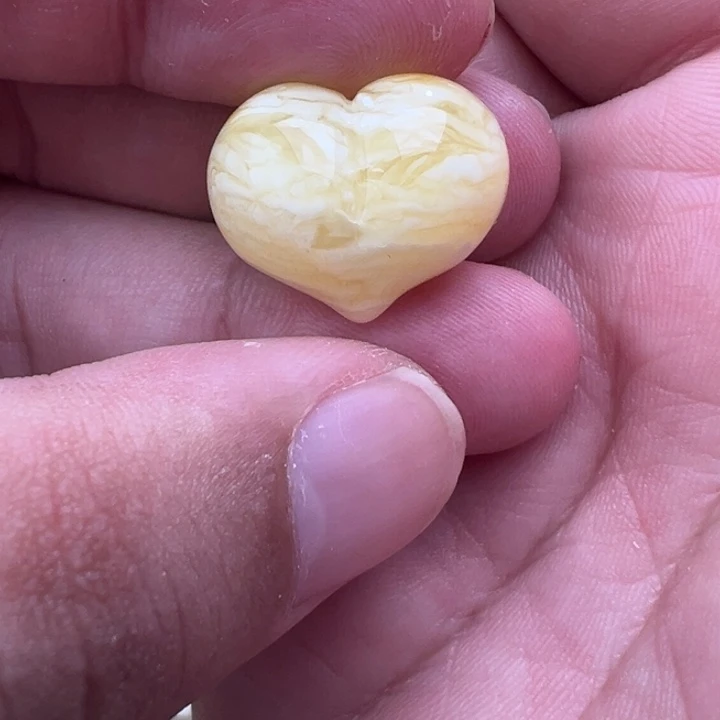 未镶嵌琥珀珠宝奇石瓷白花虎皮屁桃