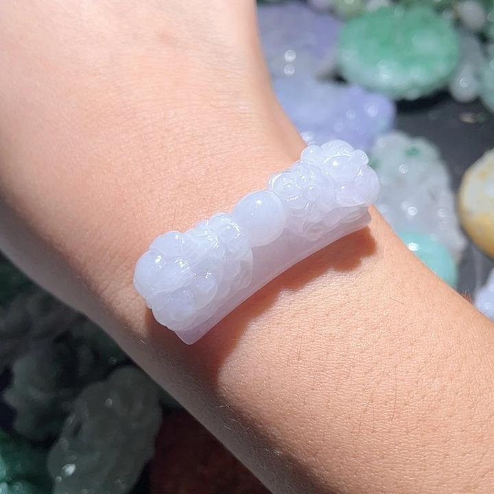 颈饰未镶嵌翡翠天