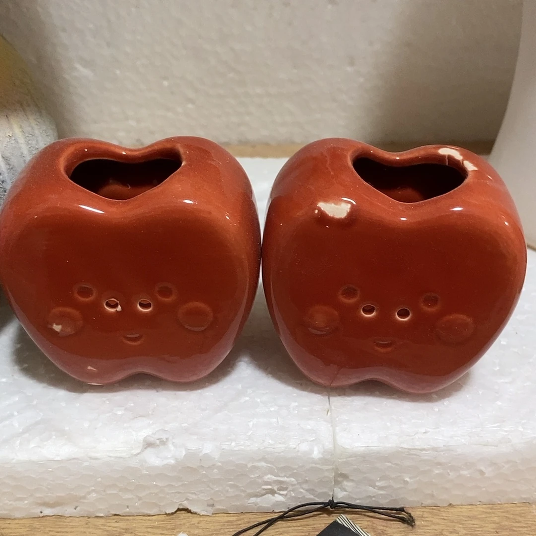 摆件陶盆有孔 瑕疵介意勿拍