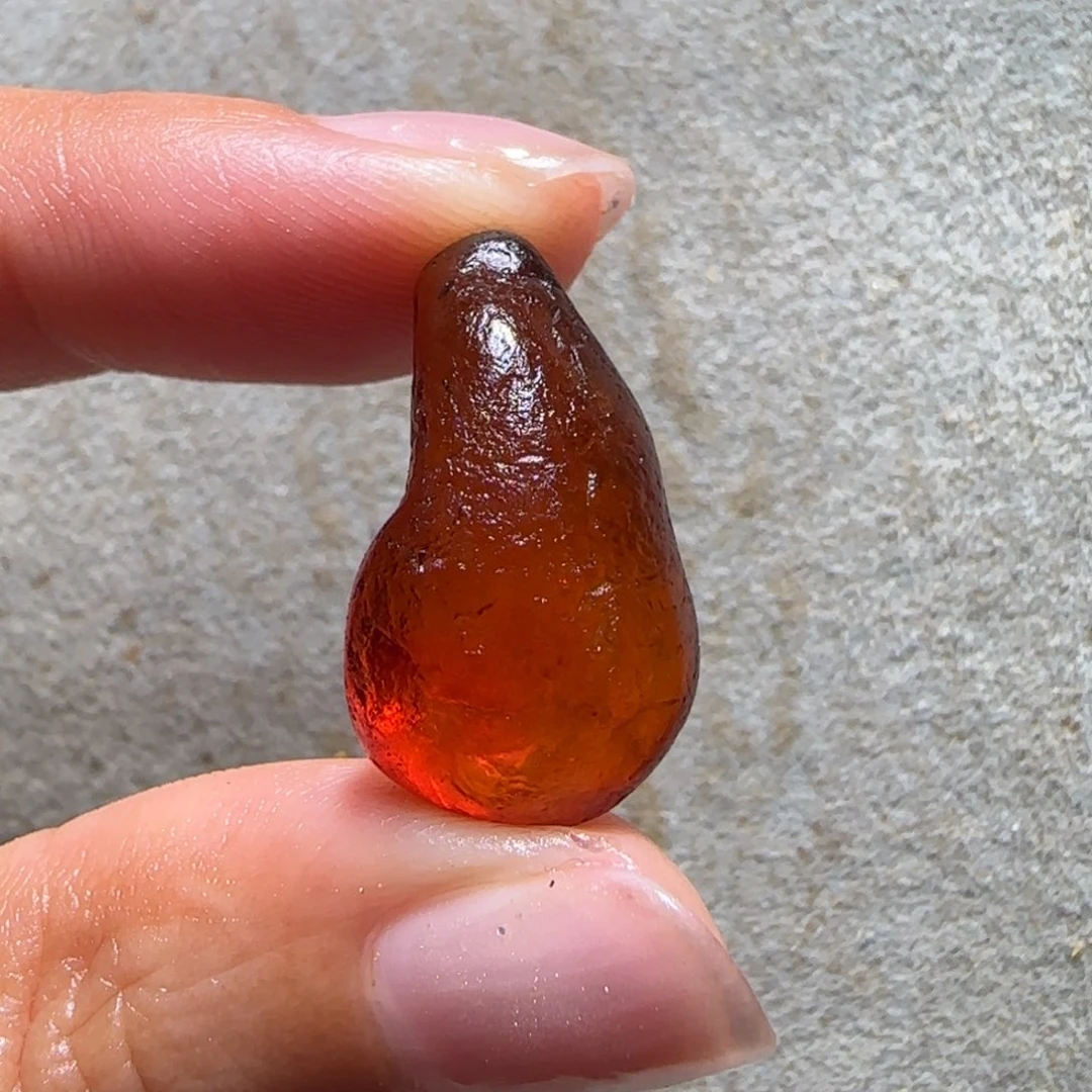 未镶嵌定制琥珀下****鱼专拍