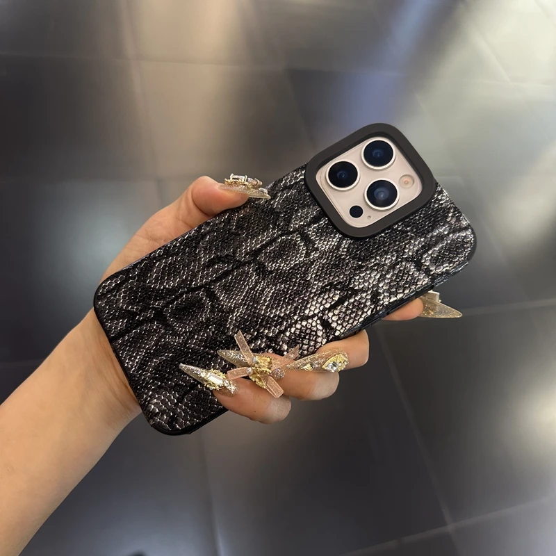 蛇皮纹磁吸手机壳苹果16promax手机壳15pro鳄皮纹iPhone13防摔14