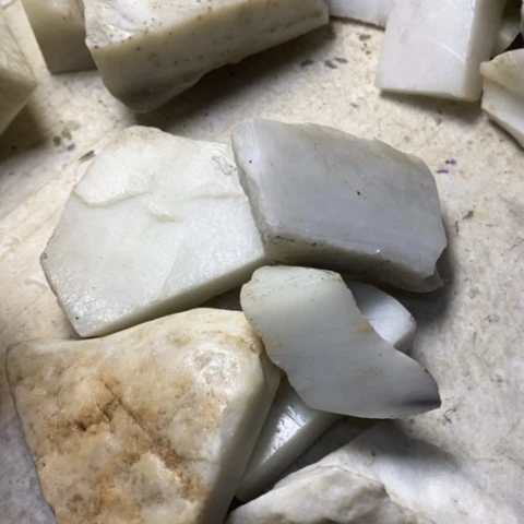 透闪石质玉未镶嵌珠宝半成品