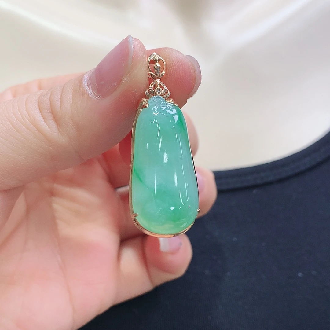 翡翠颈饰18K金镶嵌福瓜