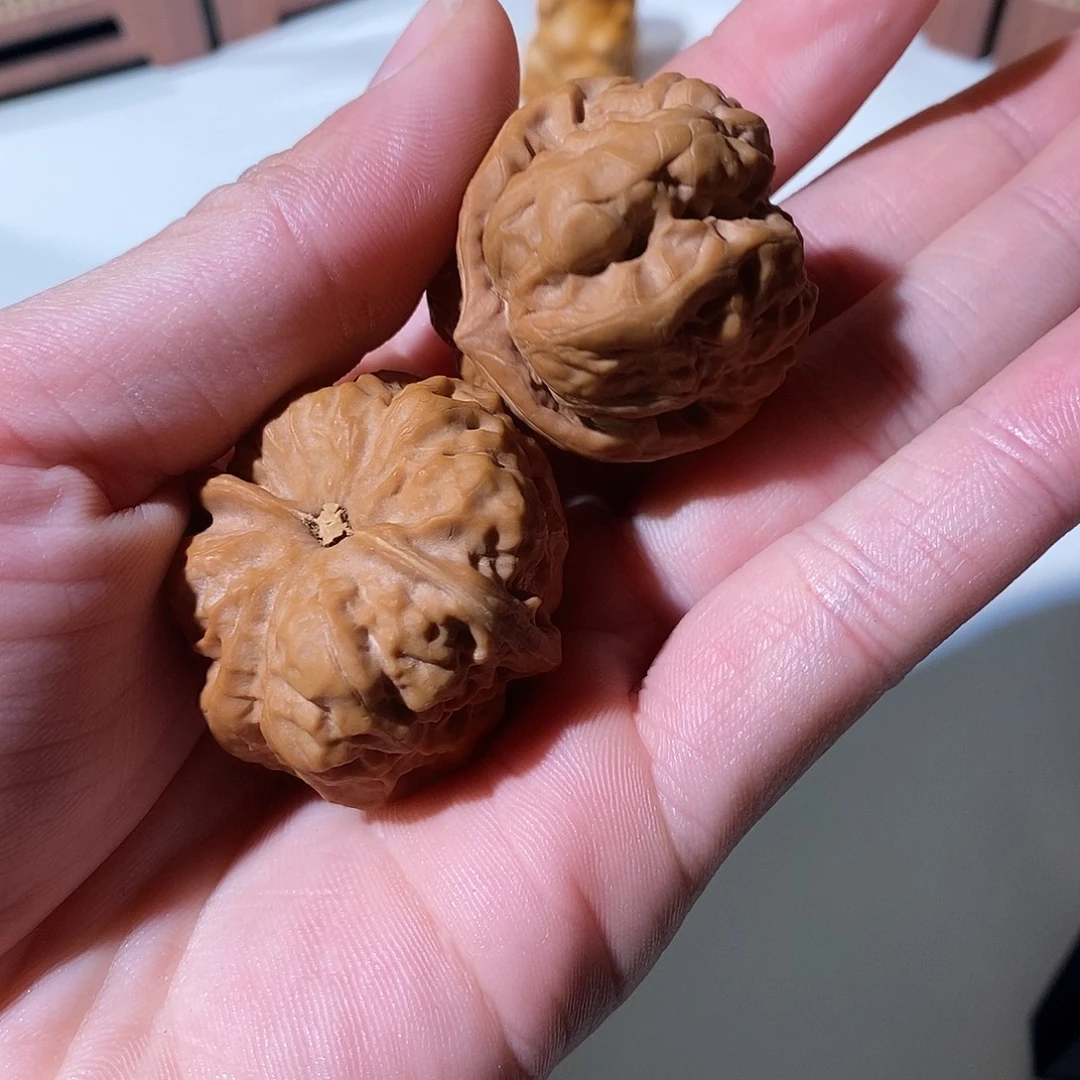 朋***友精品文玩核桃蛤蟆头