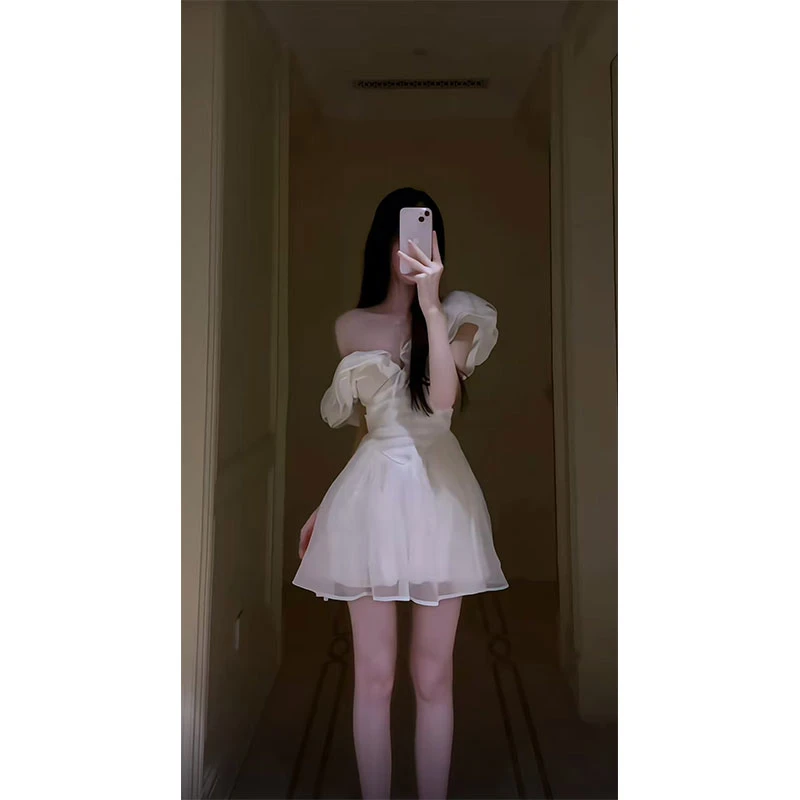 法式白色荷叶边蓬蓬公主连衣裙女夏季气质a字收腰独特绝美小裙子