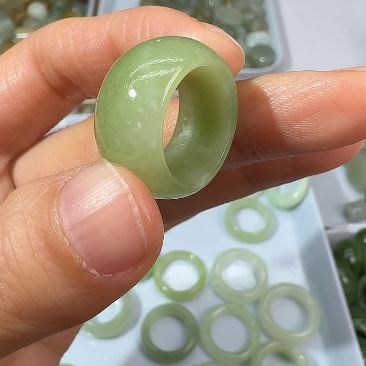 和田玉未镶嵌颈饰16.8内径152