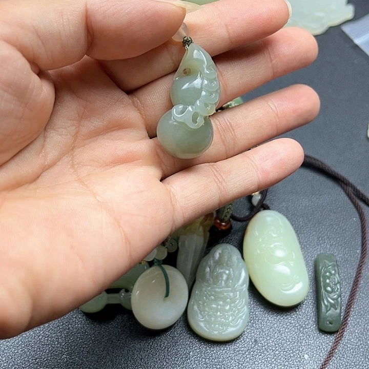 【闪购商品】颈饰未镶嵌和田玉
