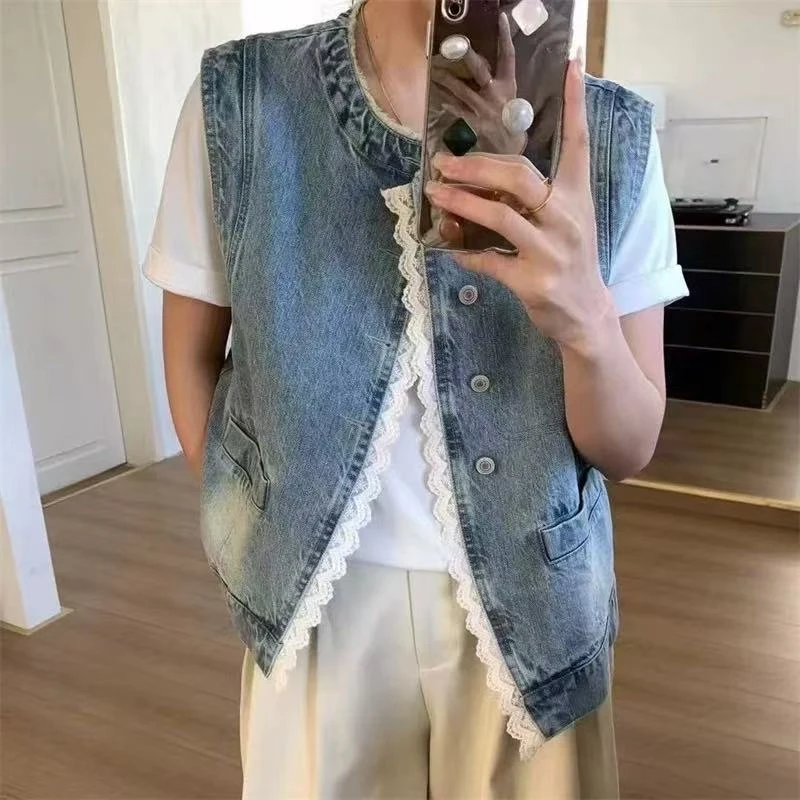 82572025春季新款蕾丝花边做旧牛仔马甲圆领口袋宽松上衣外搭女