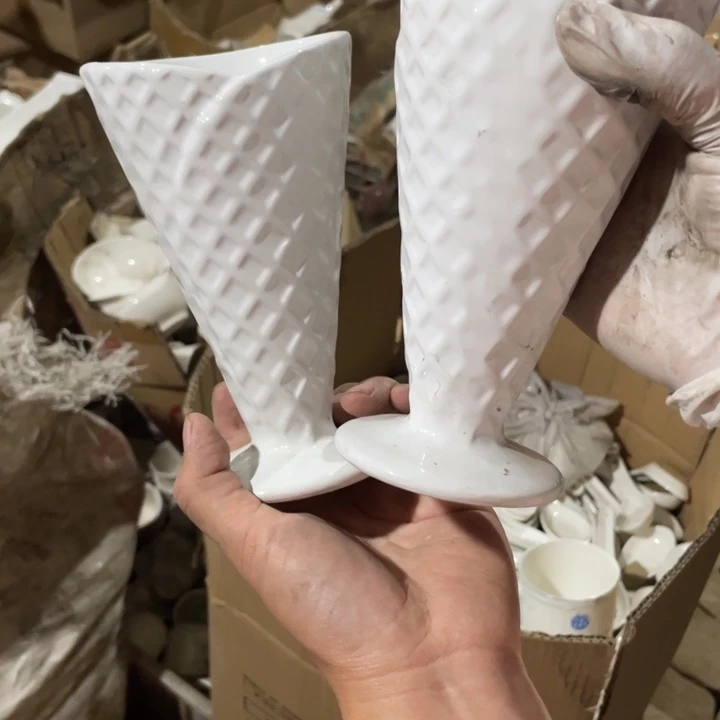 琉璃手工艺品陶瓷盘子碗都有