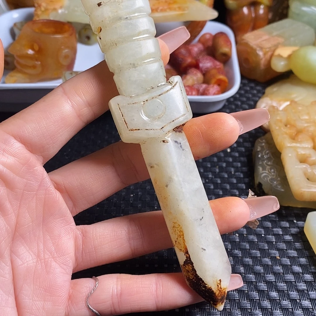 岫岩老玉（透闪石质玉）未镶嵌珠宝奇石