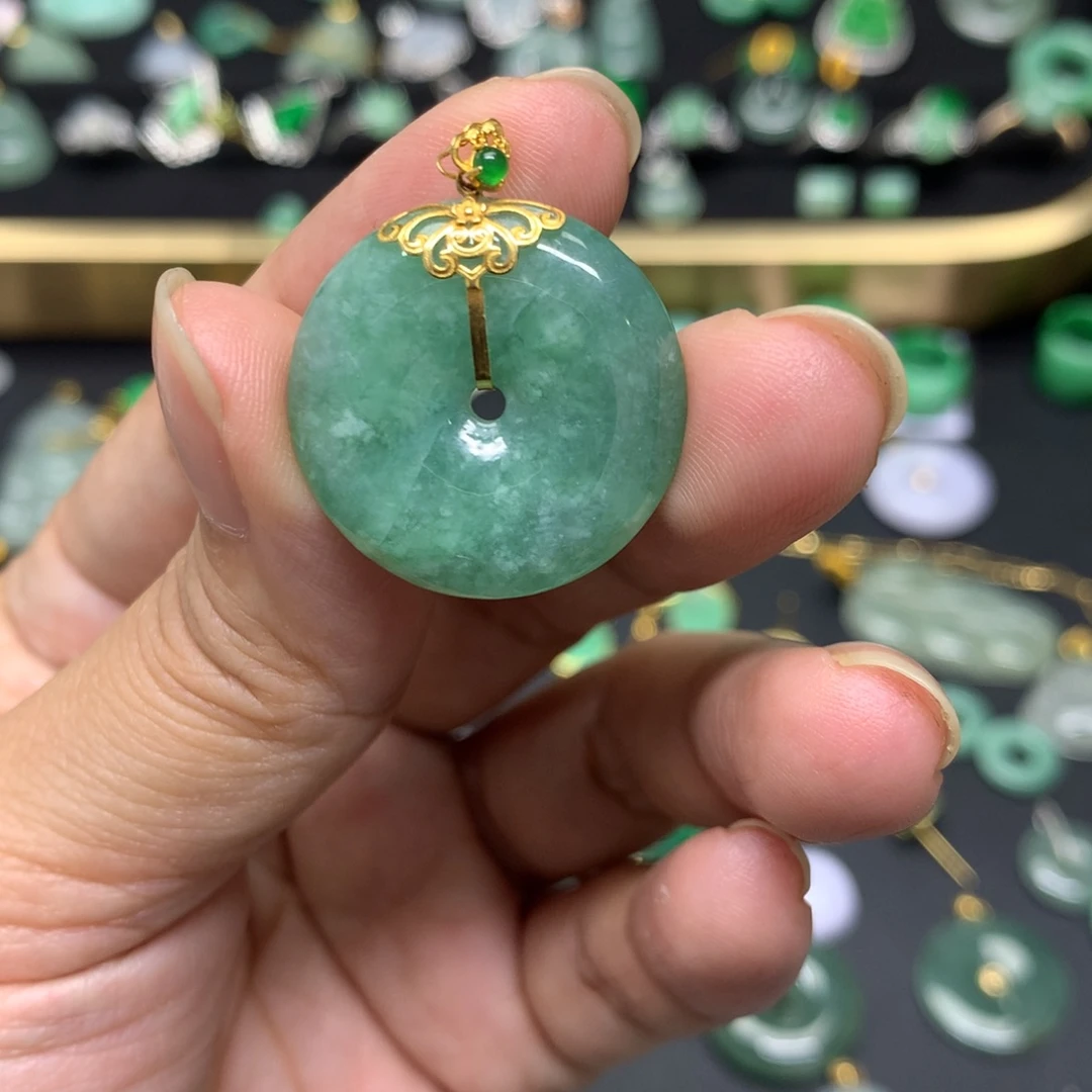 吊坠(不含链)18K金镶嵌翡翠小**们有纹裂