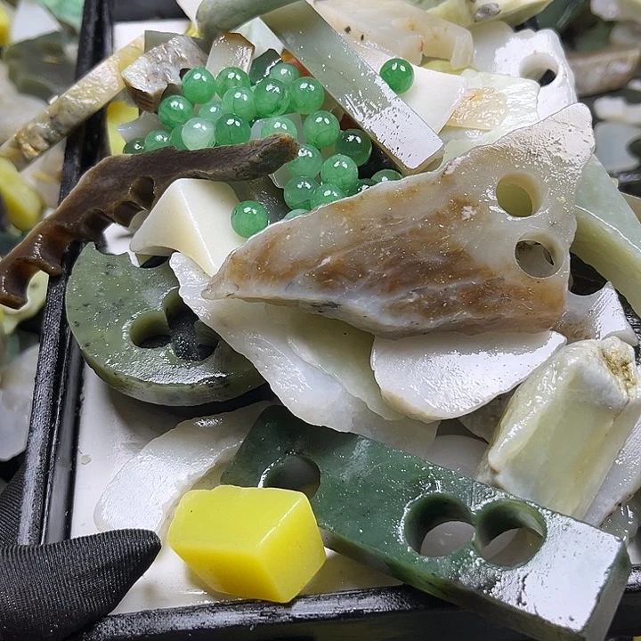 和田玉未镶嵌珠宝奇石孙****农