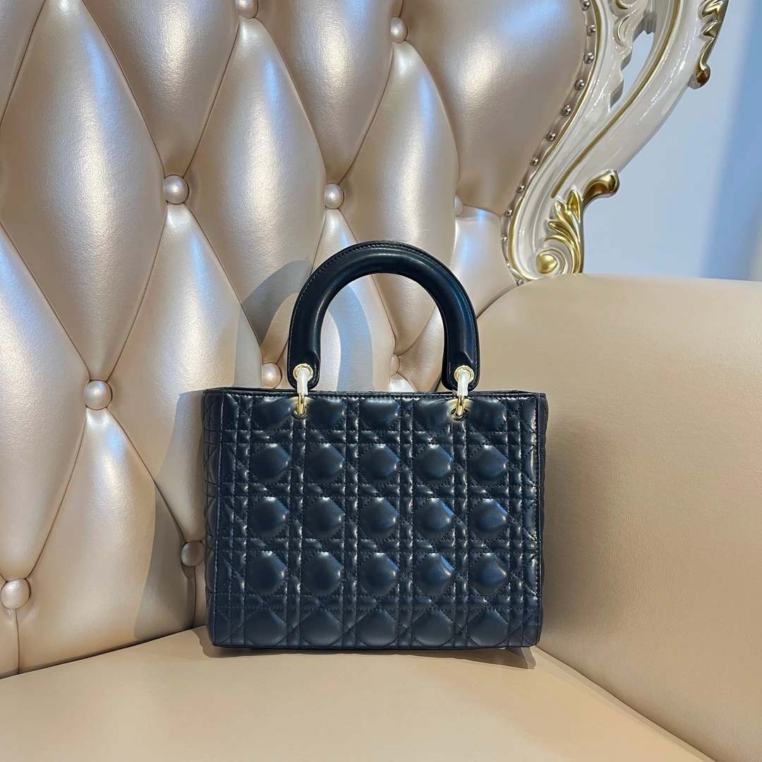 时尚轻奢手提斜挎包WBY44540黑羊五金