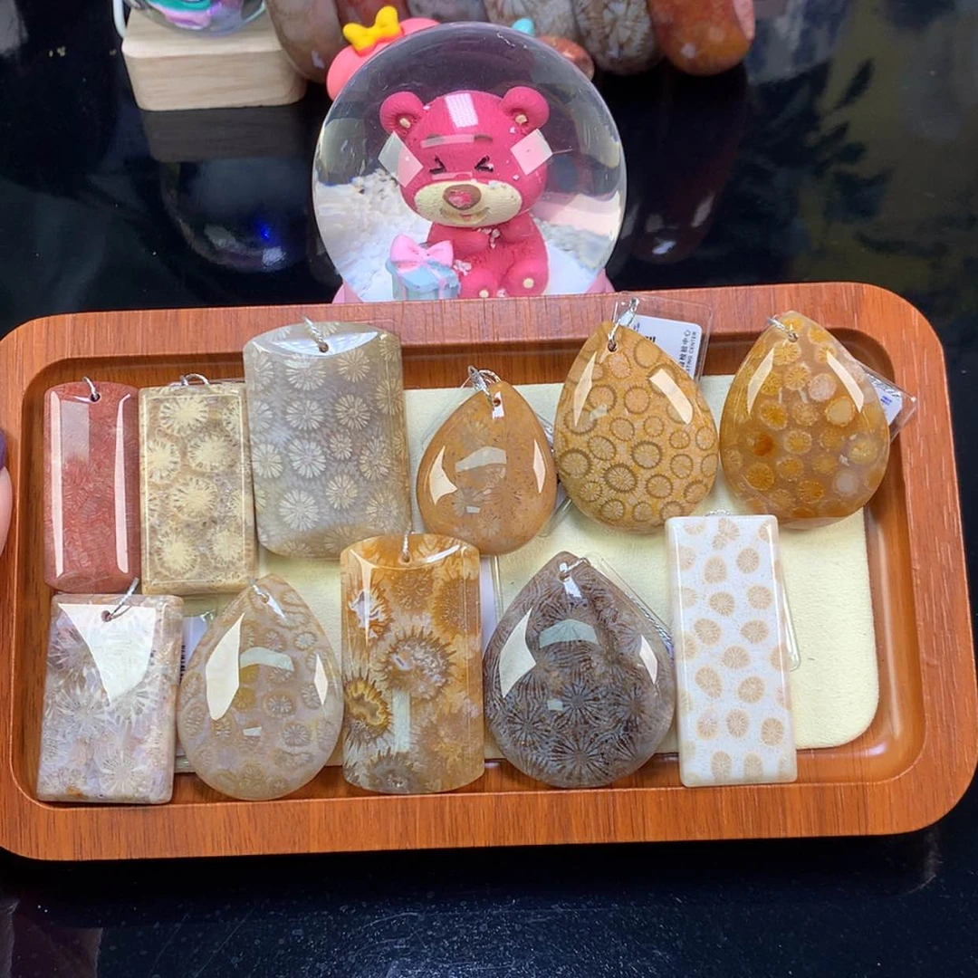 【闪购商品】颈饰未镶嵌硅化珊瑚（珊瑚玉）精品吊坠50元一个（34号）