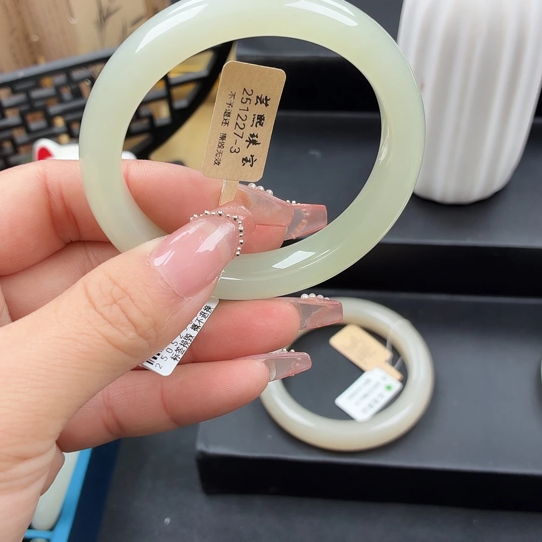 和田玉（糖玉）未镶嵌手镯