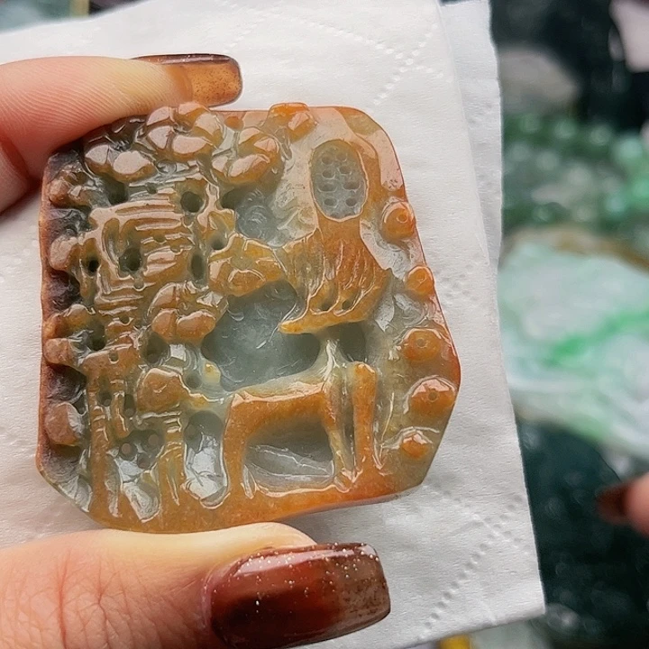 翡翠未镶嵌颈饰挂件