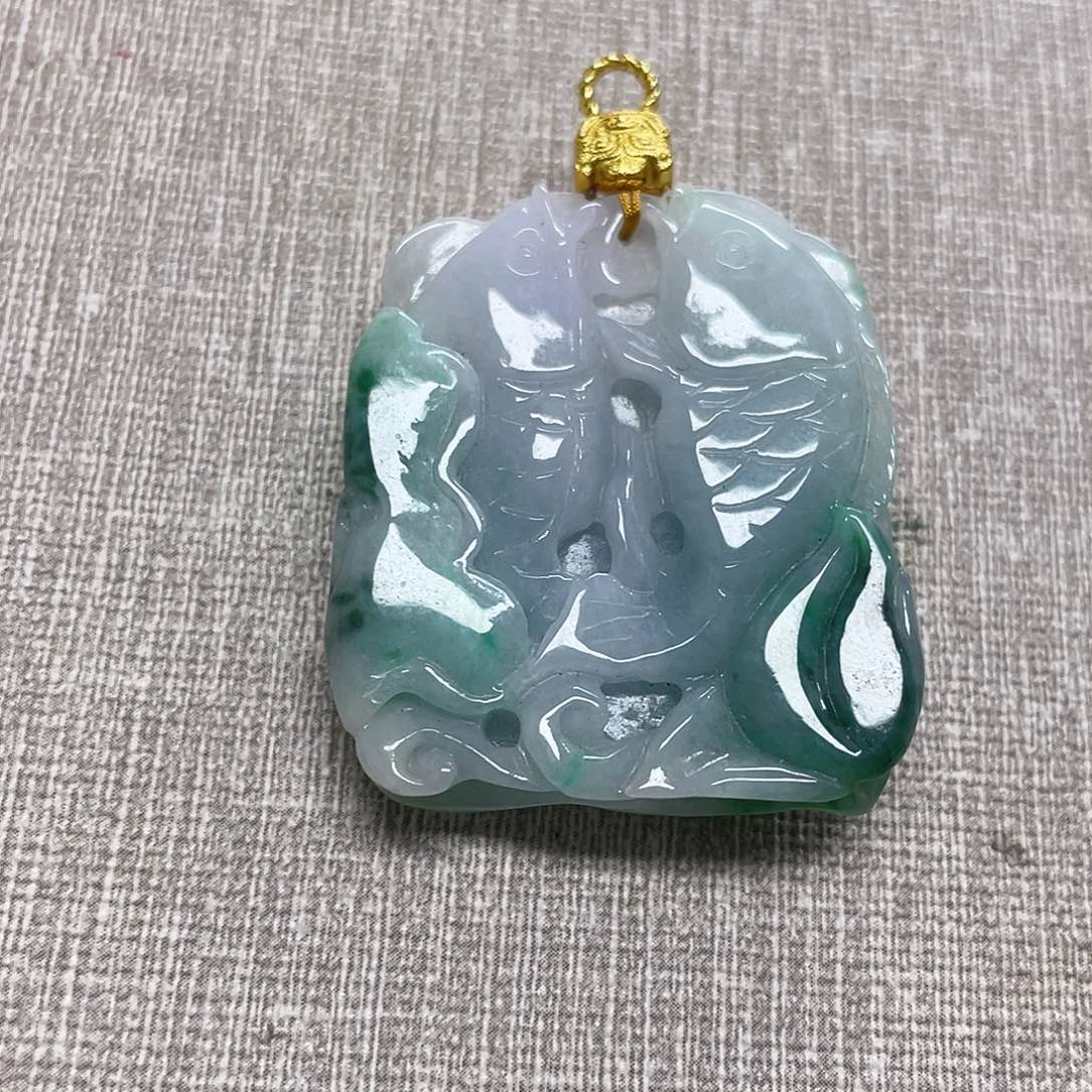 翡翠未镶嵌颈饰双鱼吊坠
