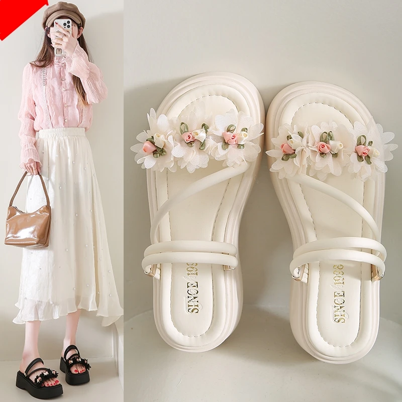 爆款厚底凉拖鞋女外穿2025夏季新款百搭仙女风配裙子软底花朵凉鞋