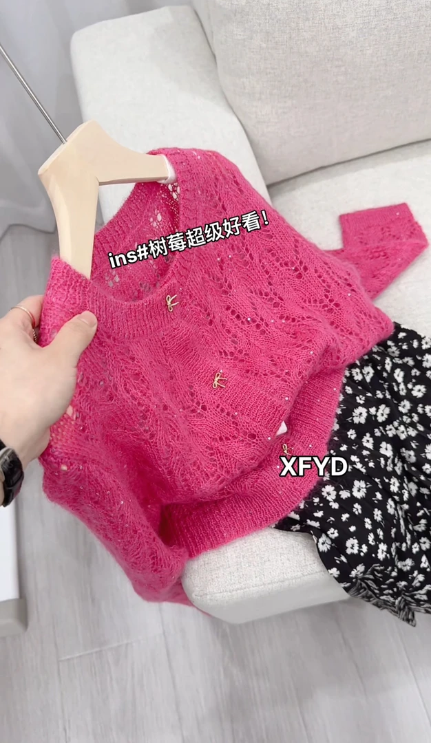小朵家 ins穿搭#显白树莓领结镂空开衫048
