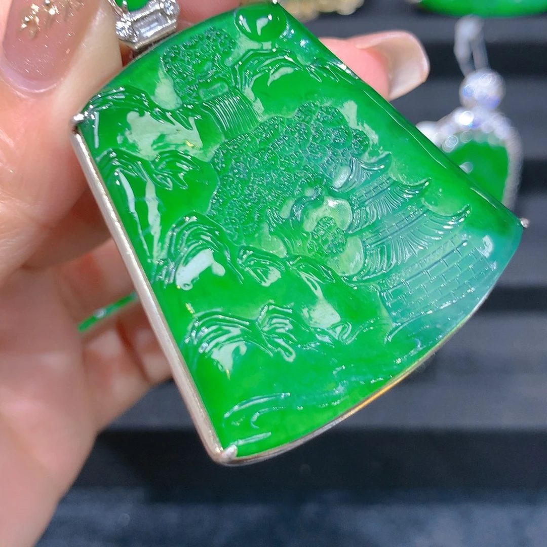 翡翠吊坠(赠链)银S925镶嵌0088