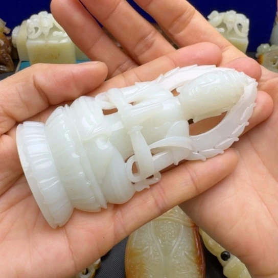 和田玉挂件未镶嵌改****态