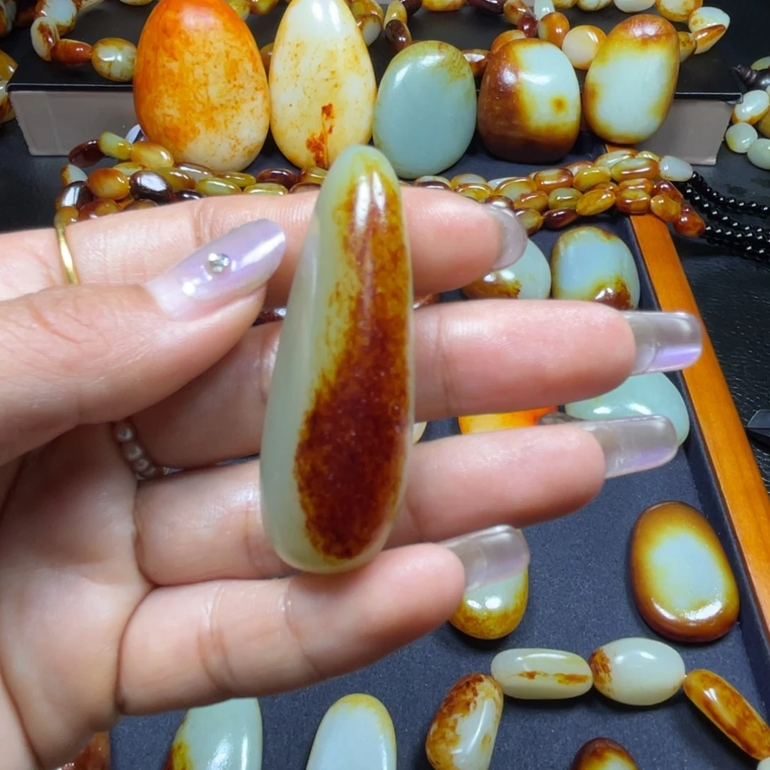 颈饰未镶嵌和田玉浅*棕