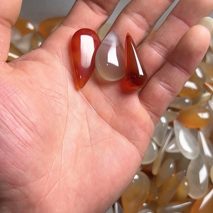 玛瑙/玉髓珠宝奇石未镶嵌我***狼