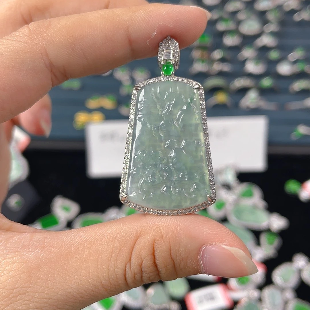 颈饰未镶嵌翡翠吊坠