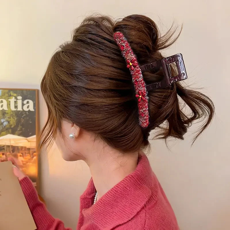 红色花朵蝴蝶结抓夹女新年氛围鲨鱼夹2025新款高级感盘发夹发饰冬商品图