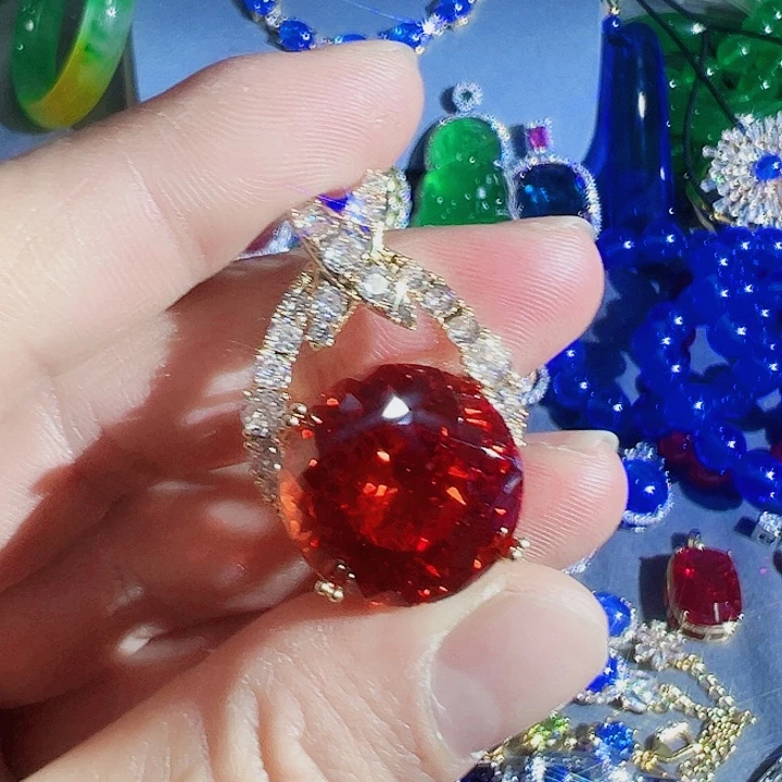 妞***佑钨金红色蓝色满钻镶嵌戒指➕吊坠