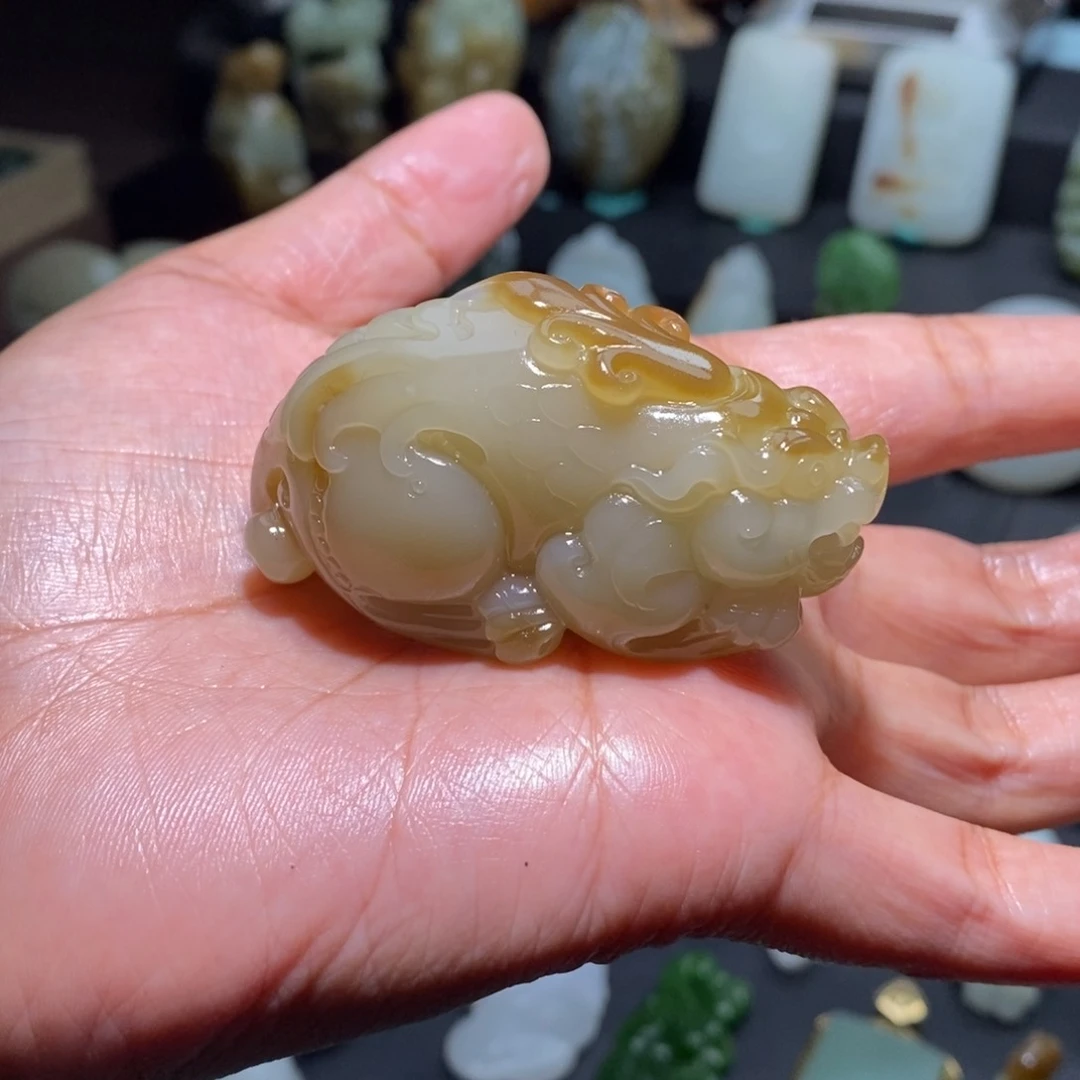 和田玉貔貅未镶嵌羽**晴