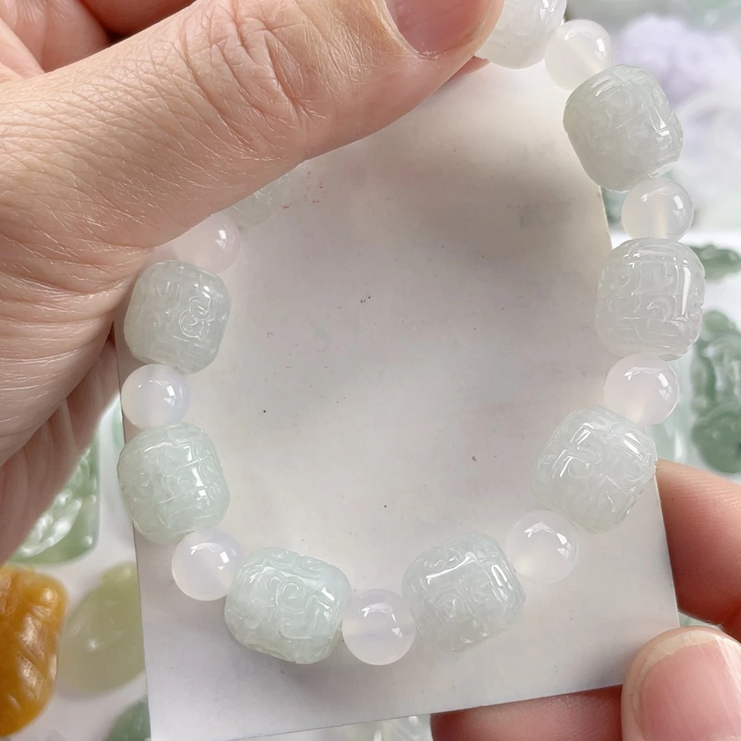 翡翠颈饰未镶嵌嘤****g手串