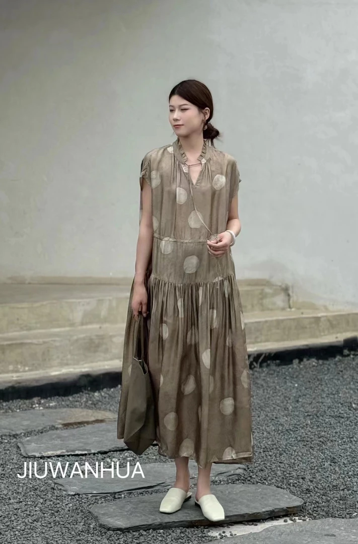 九畹花波点系带连衣裙