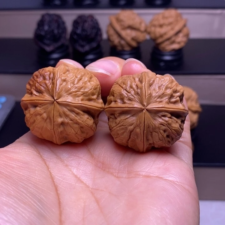 弓****文玩核桃把件聚宝盆四楞12