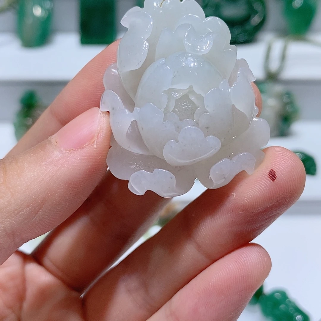 独山玉未镶嵌挂件