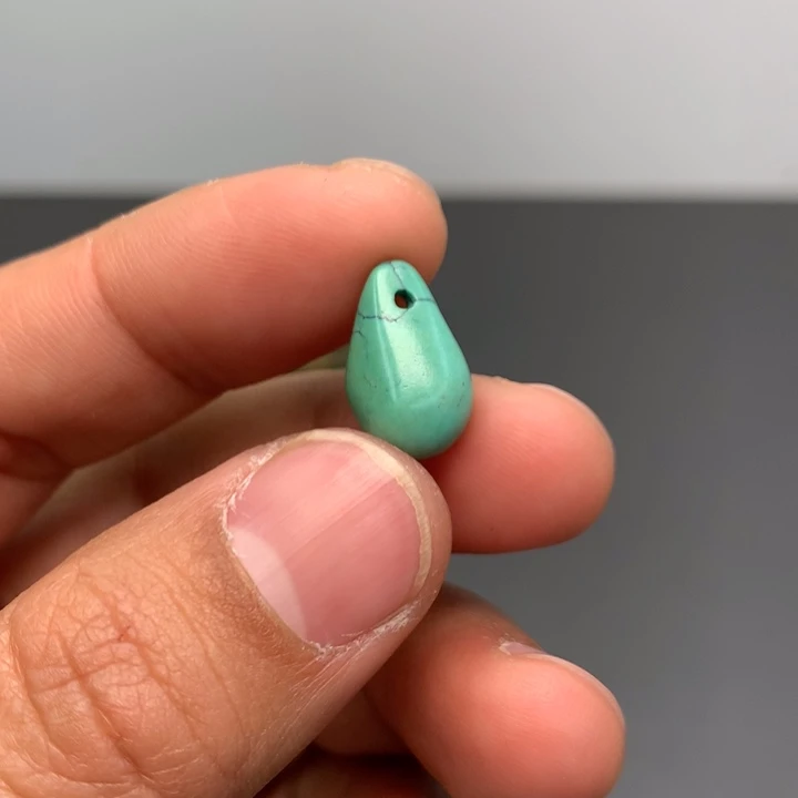 绿松石颈饰未镶嵌