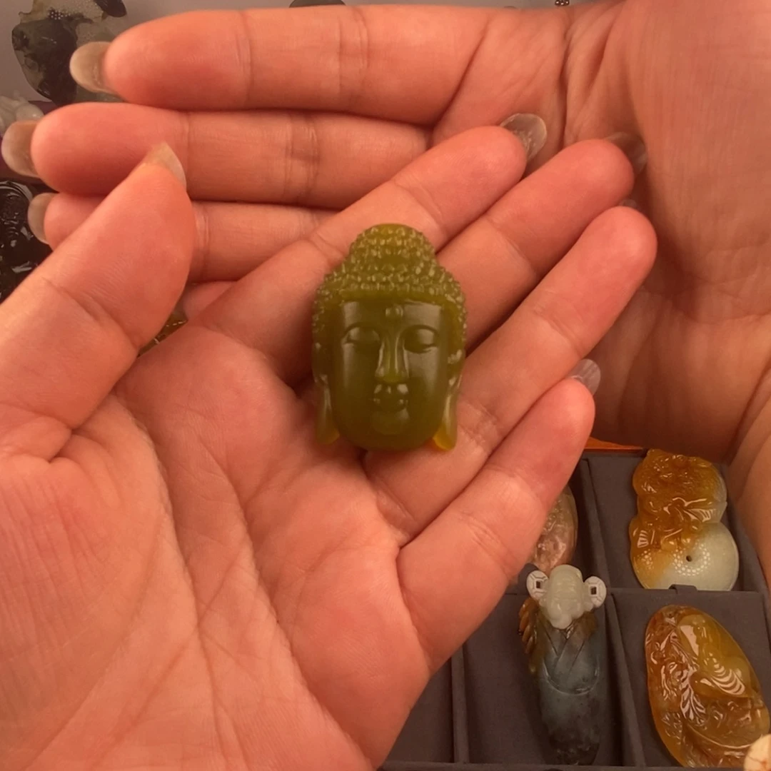 蛇纹石玉挂件未镶嵌?****