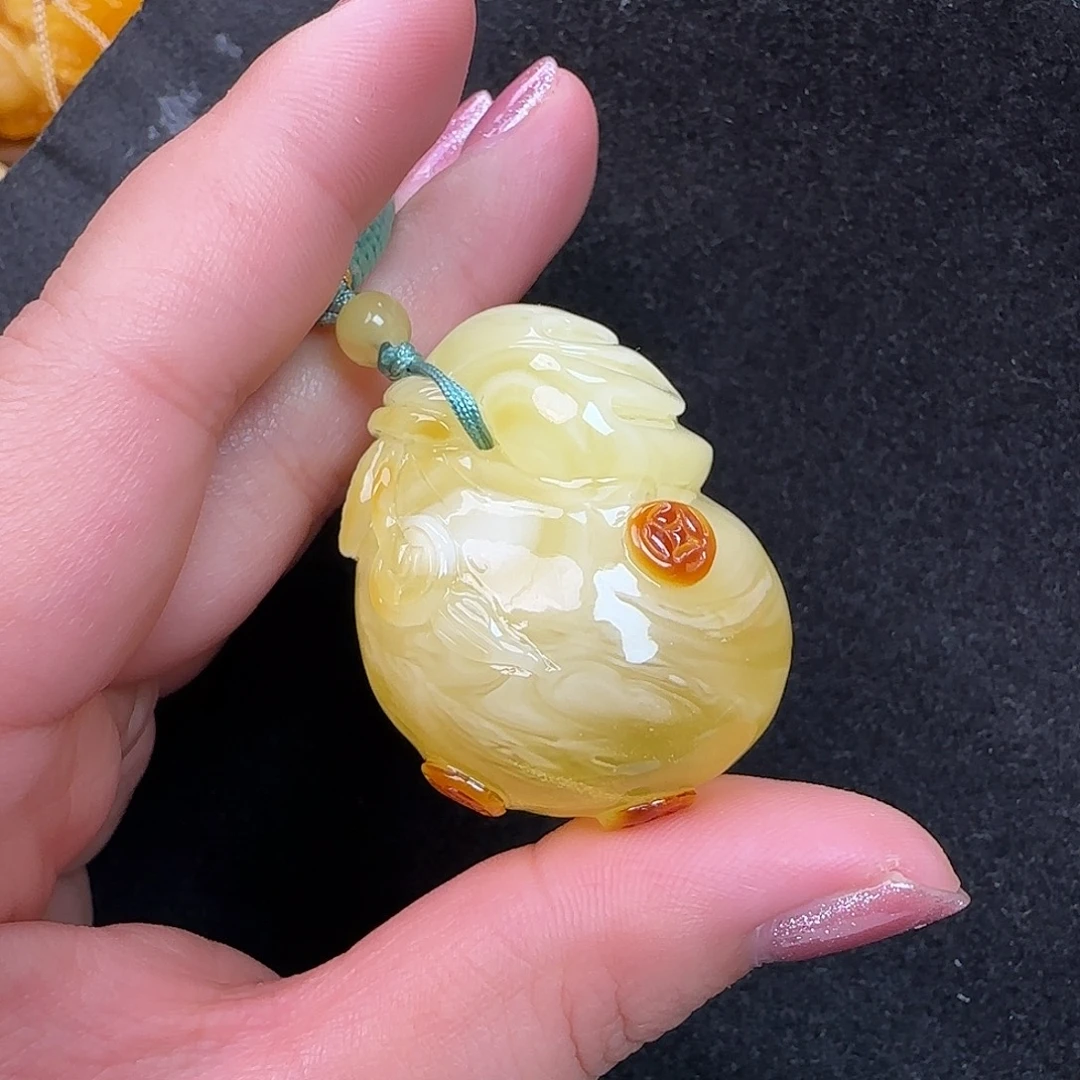 蜜蜡未镶嵌珠宝奇石
