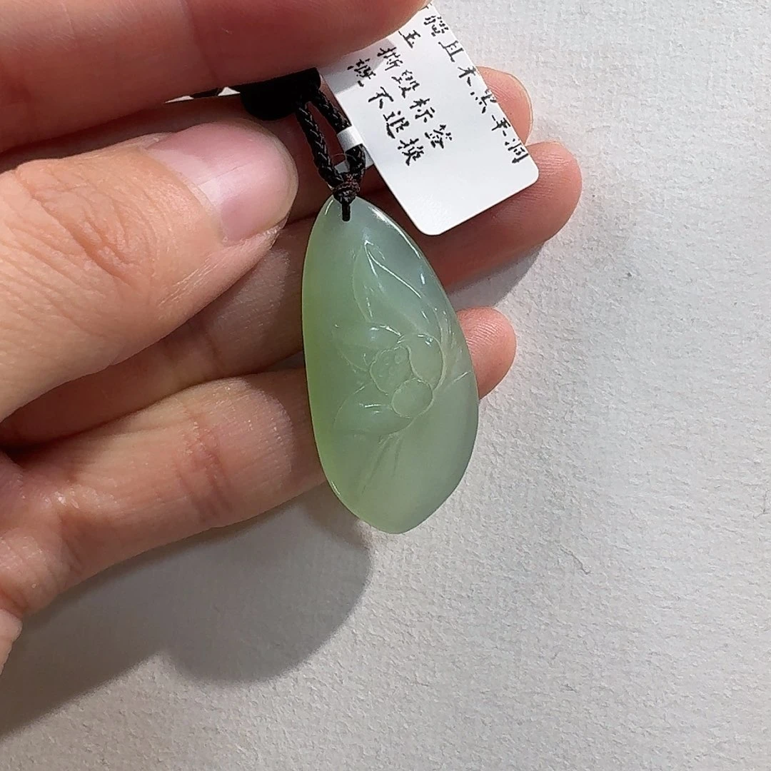 和田玉未镶嵌颈饰且末黑羊洞碧玉