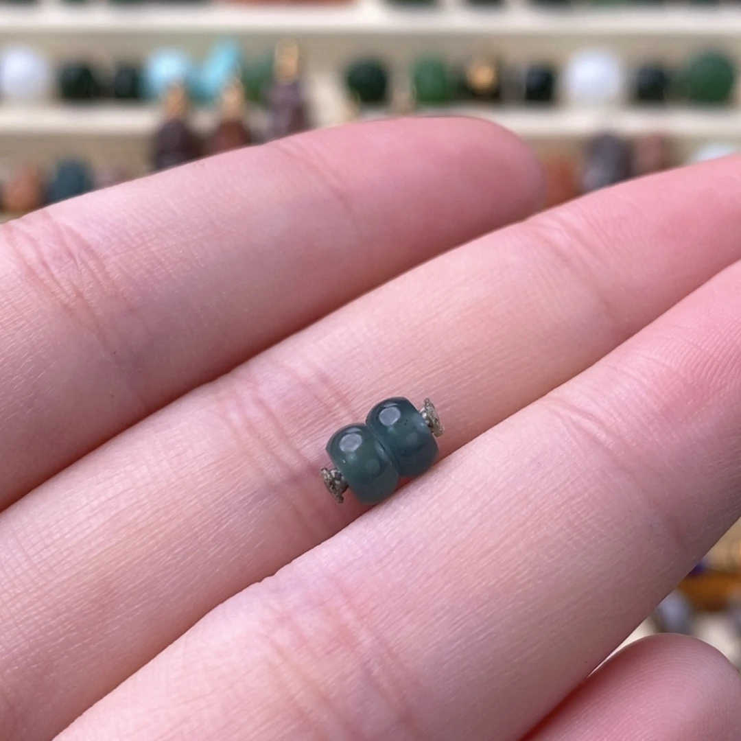 翡翠未镶嵌颈饰隔片