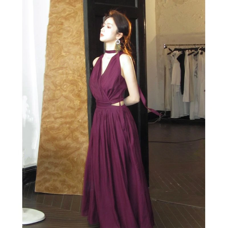 2025夏季高级感露腰连衣裙新款设计感气质领修身长裙